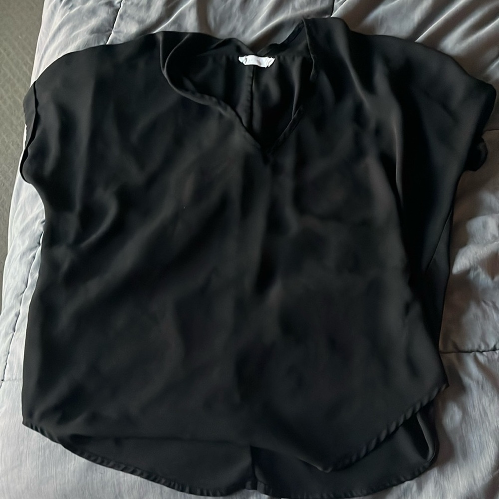 Lush black sleeve blouse
